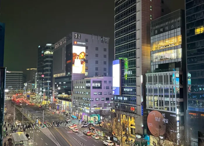 Romantic And Spacious Duplex Hongik Stn 1minute 서울특별시